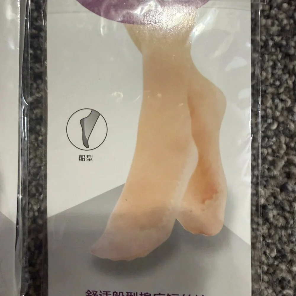 Hoisery socks with reinforced toe - NWT - 2 black, 2 beige
